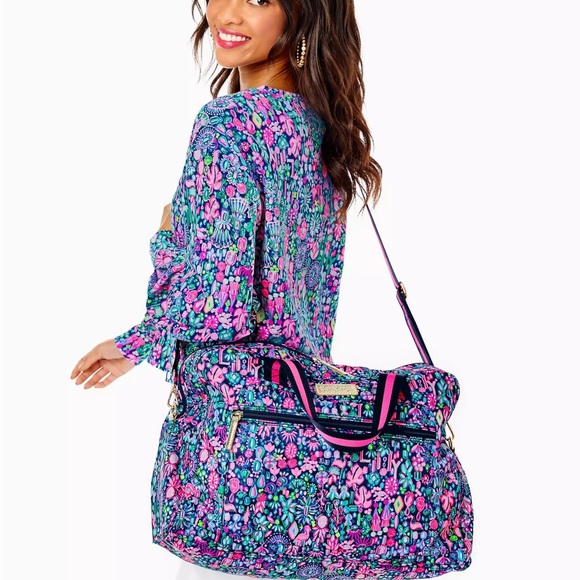 Lilly Pulitzer Handbags - Lilly Pulitzer Beale Weekender Bag